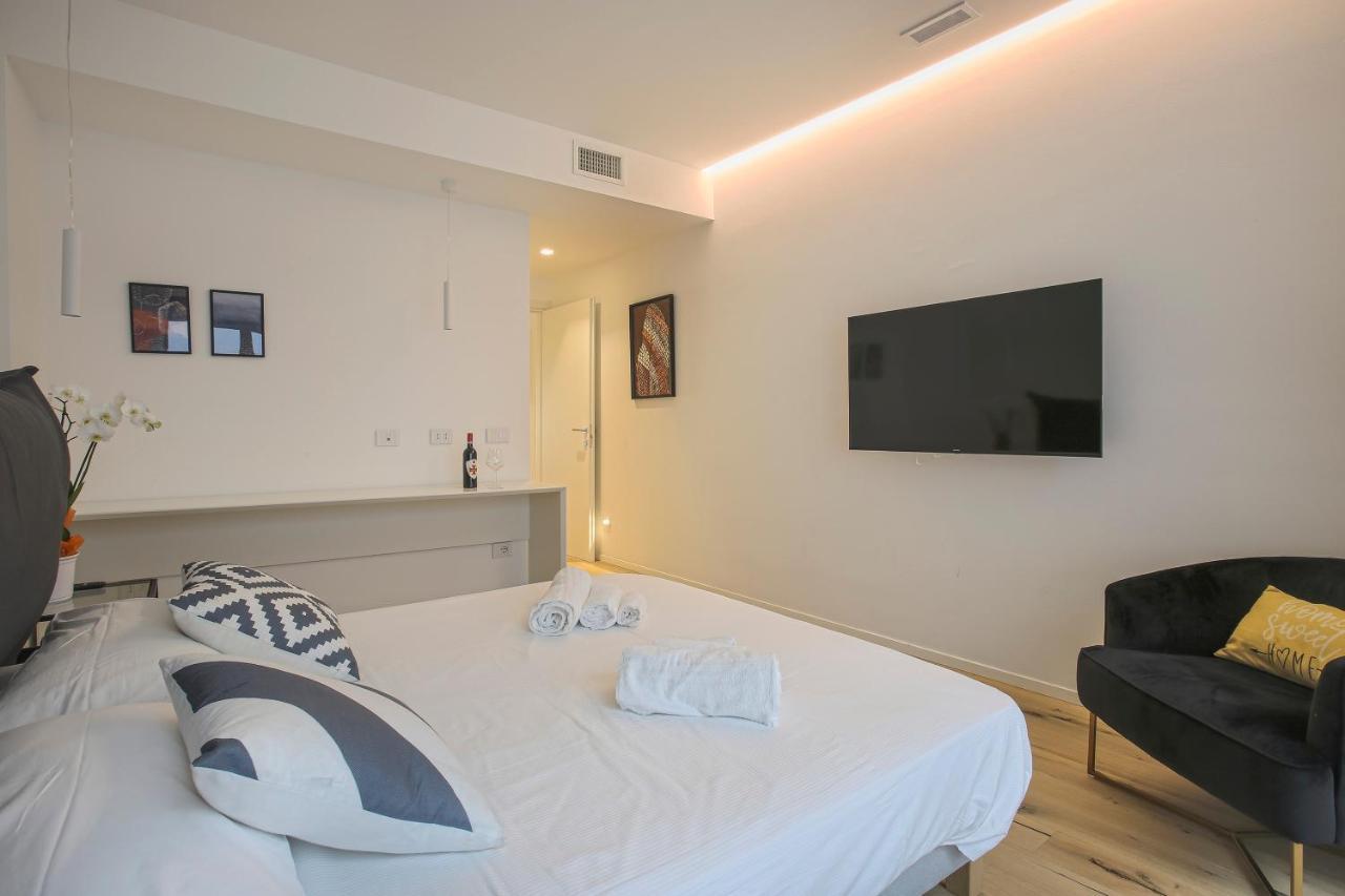 Milan Chic Luxury Apartments-Hosted By Sweetstay Kültér fotó